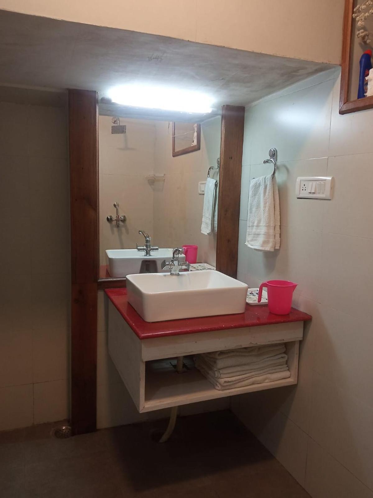 The Hive Cottage By Royal Collection Hotels Nainital Exterior foto